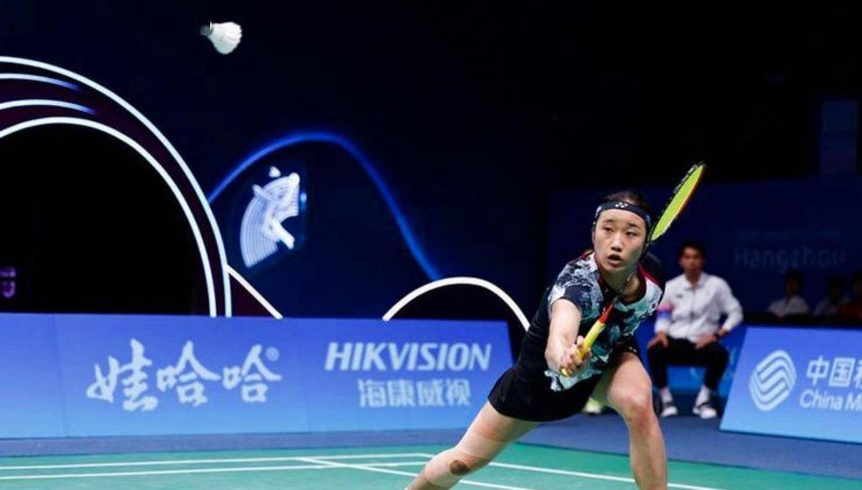下载-印尼羽毛球队碾压英格兰羽毛球队，辛杜关键制胜的简单介绍