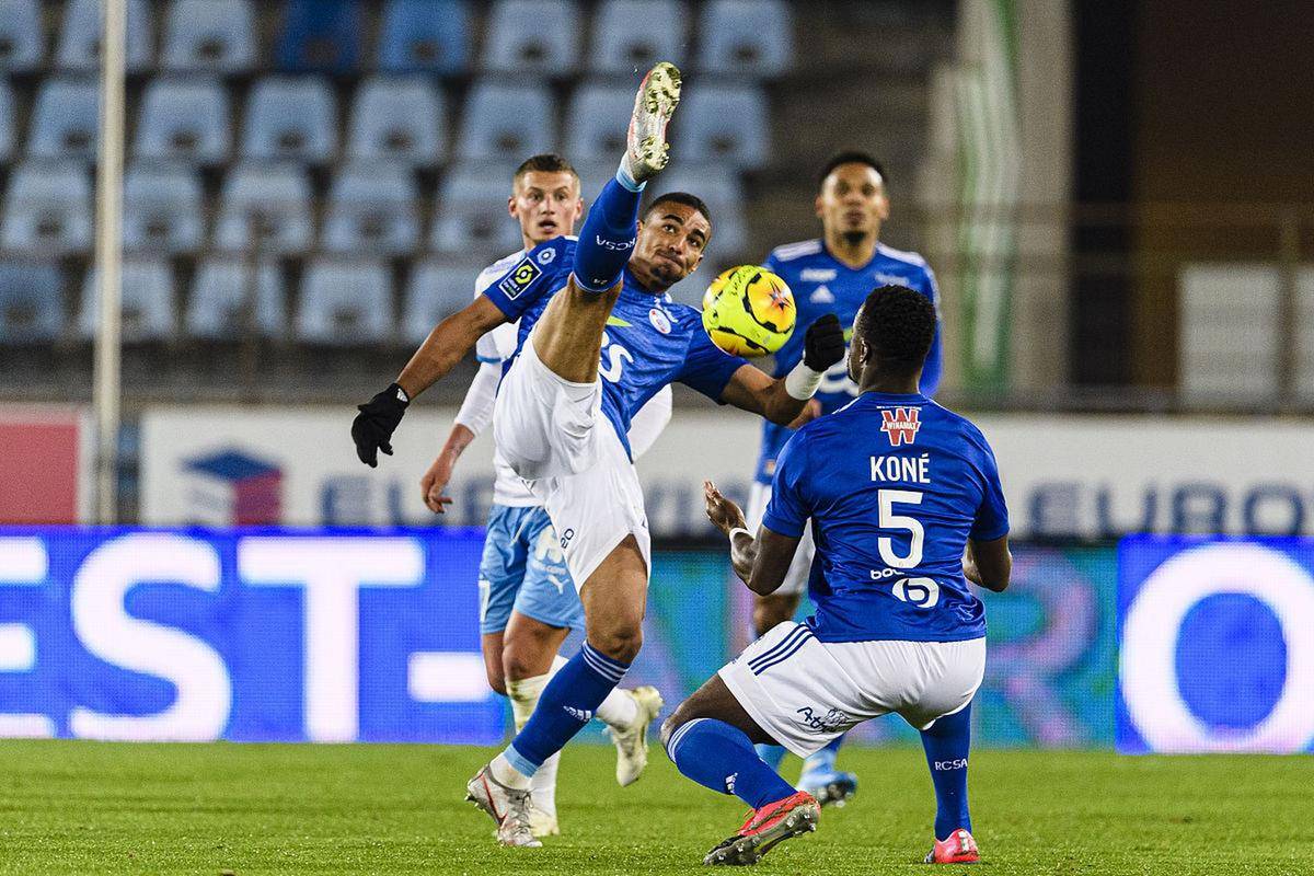 体育中国-狼队主场输球，球队状态低迷