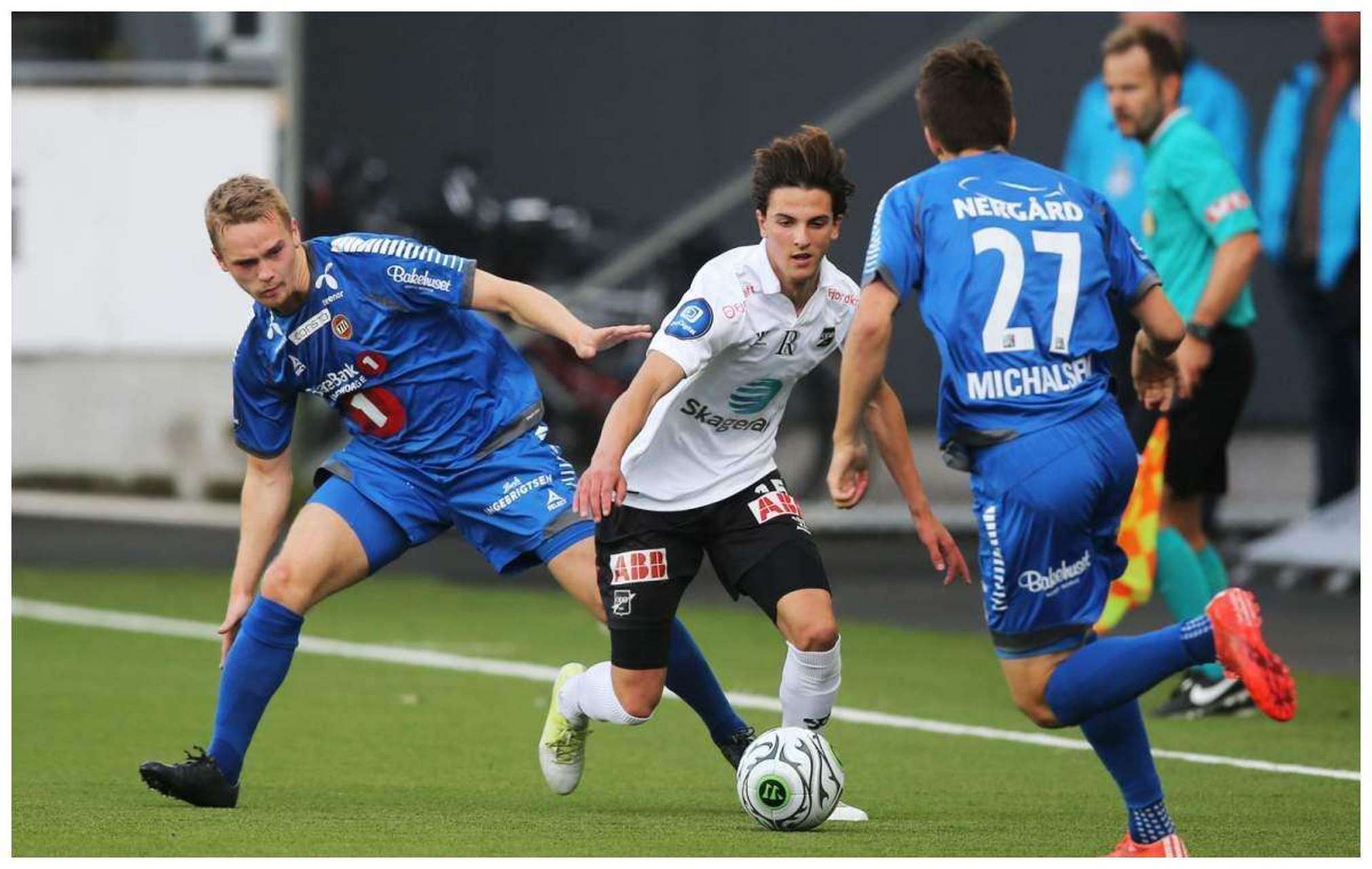 包含勒沃库森横扫葡萄牙，特尔施特根惊艳世界的词条